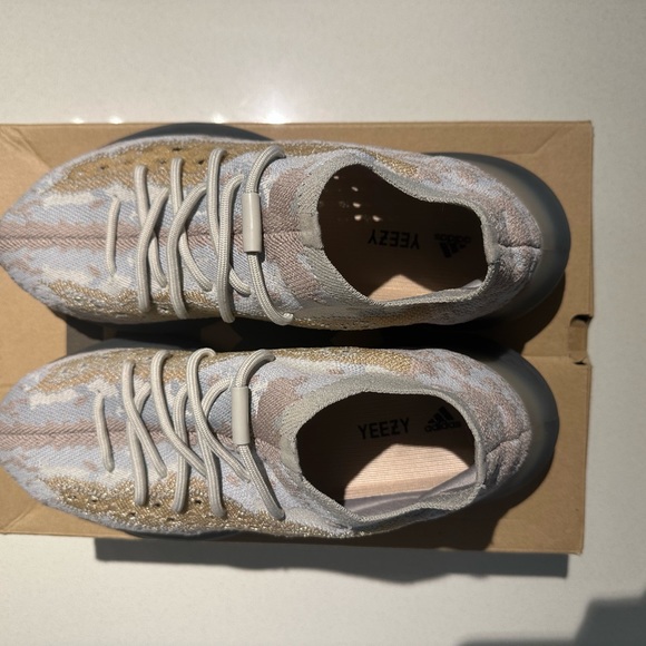 Yeezy Boost 380 - Picture 4 of 5